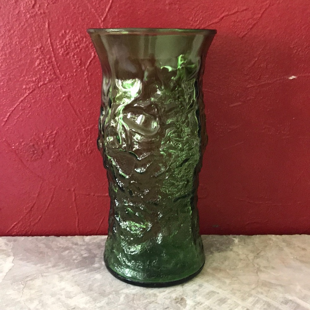 VINTAGE BEAUTIFUL HOOISER GREEN GLASS FLOWER VASE